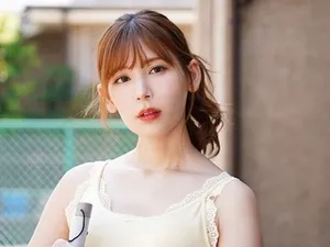 Em học sinh đi làm thêm bị gã quán lý đổ tội trộm tiền và bắt lột quần áo kiểm tra