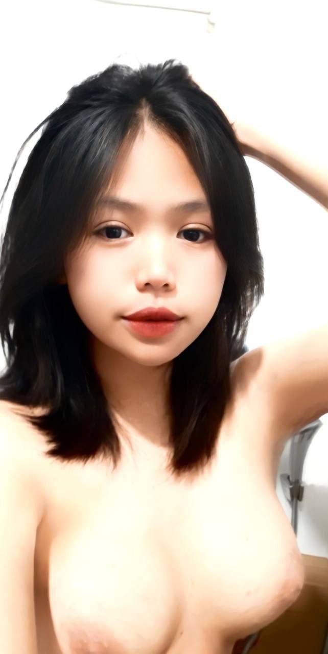 Nghỉ hè cháu gái về quê mà cứ thế này thì chú nào chịu cho nổi